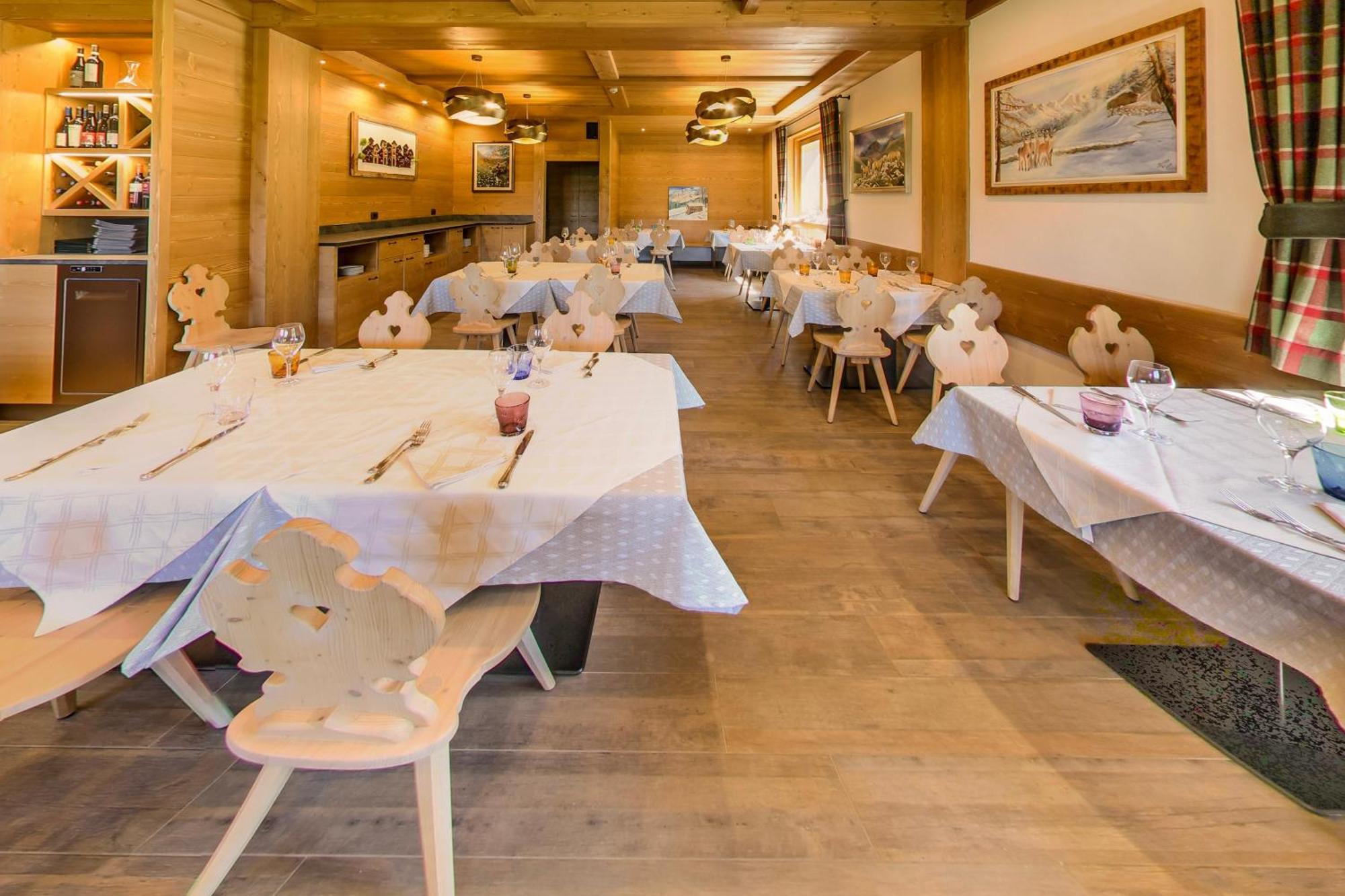 Rifugio Flora Alpina Hotel Passo San Pellegrino Exterior photo